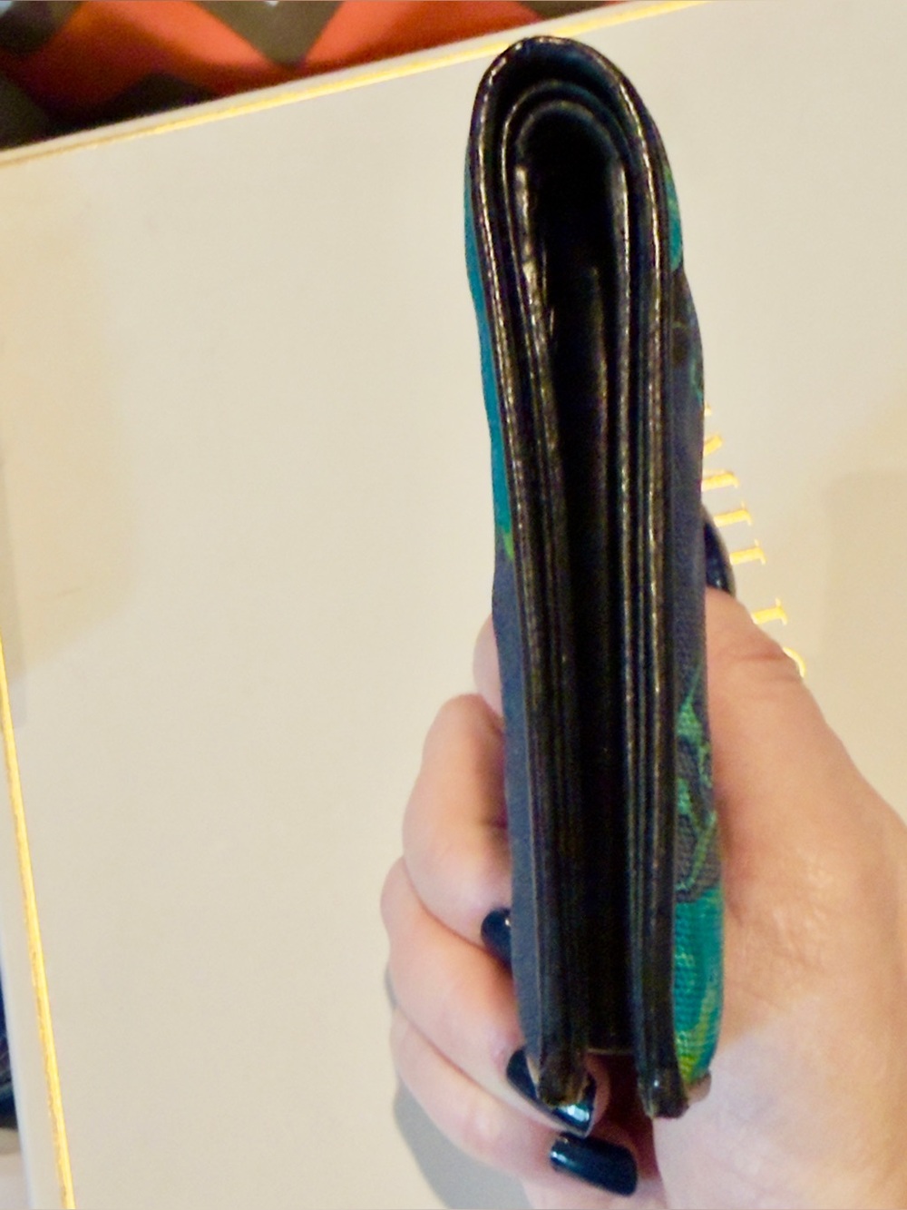 Gucci Blue Teal Floral Bi-Fold Wallet. Gorgeous and RARE vintage - Picture 6 of 10